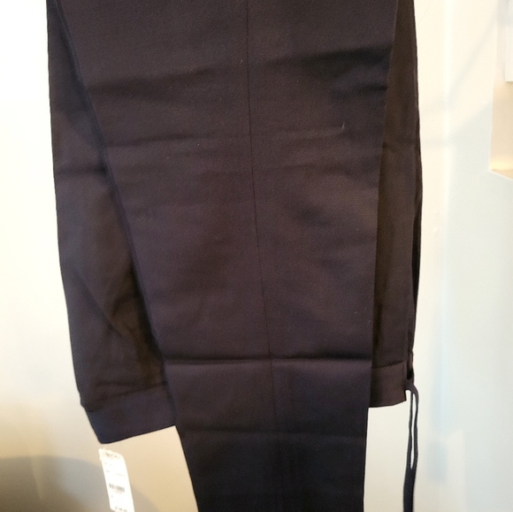 Brooks Brothers drawstring capris navy size 2. - Picture 2 of 2